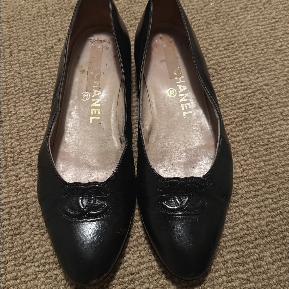 CHANEL Vintage Black Leather Flats